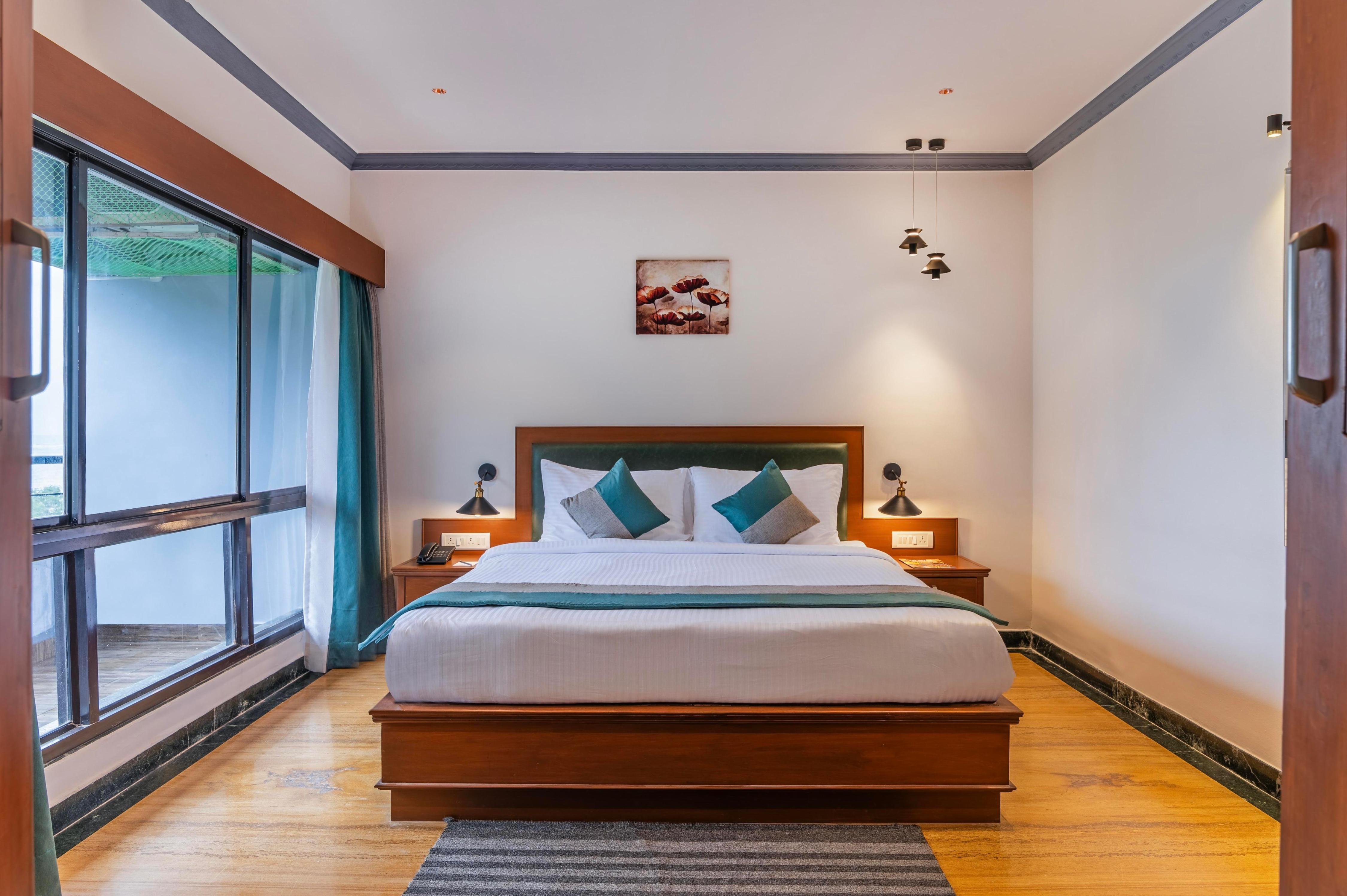 Sterling Karwar Room Type - Sea View Privilege suite with Balcony