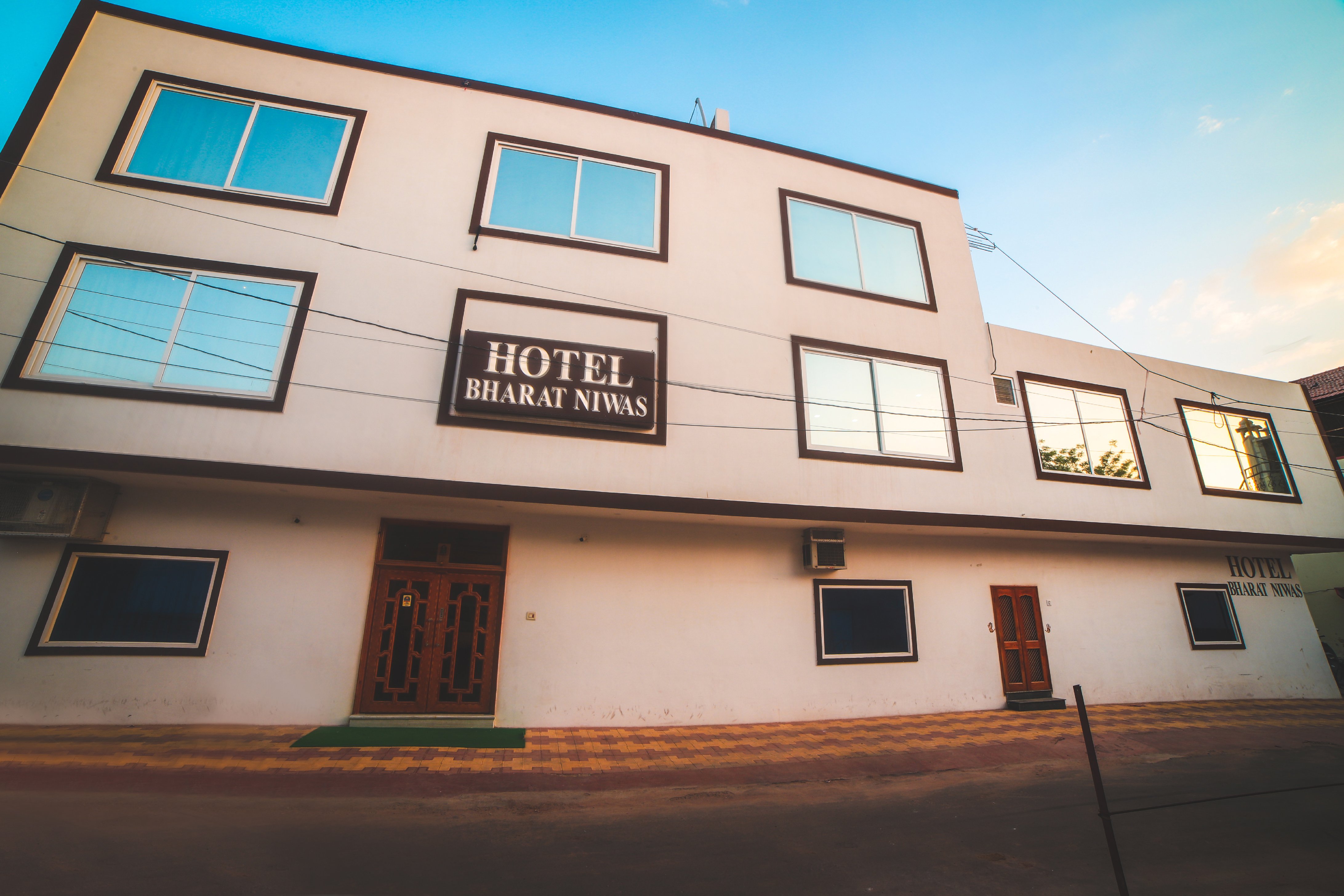 Hotel Bharat Niwas - Tap to explore photos