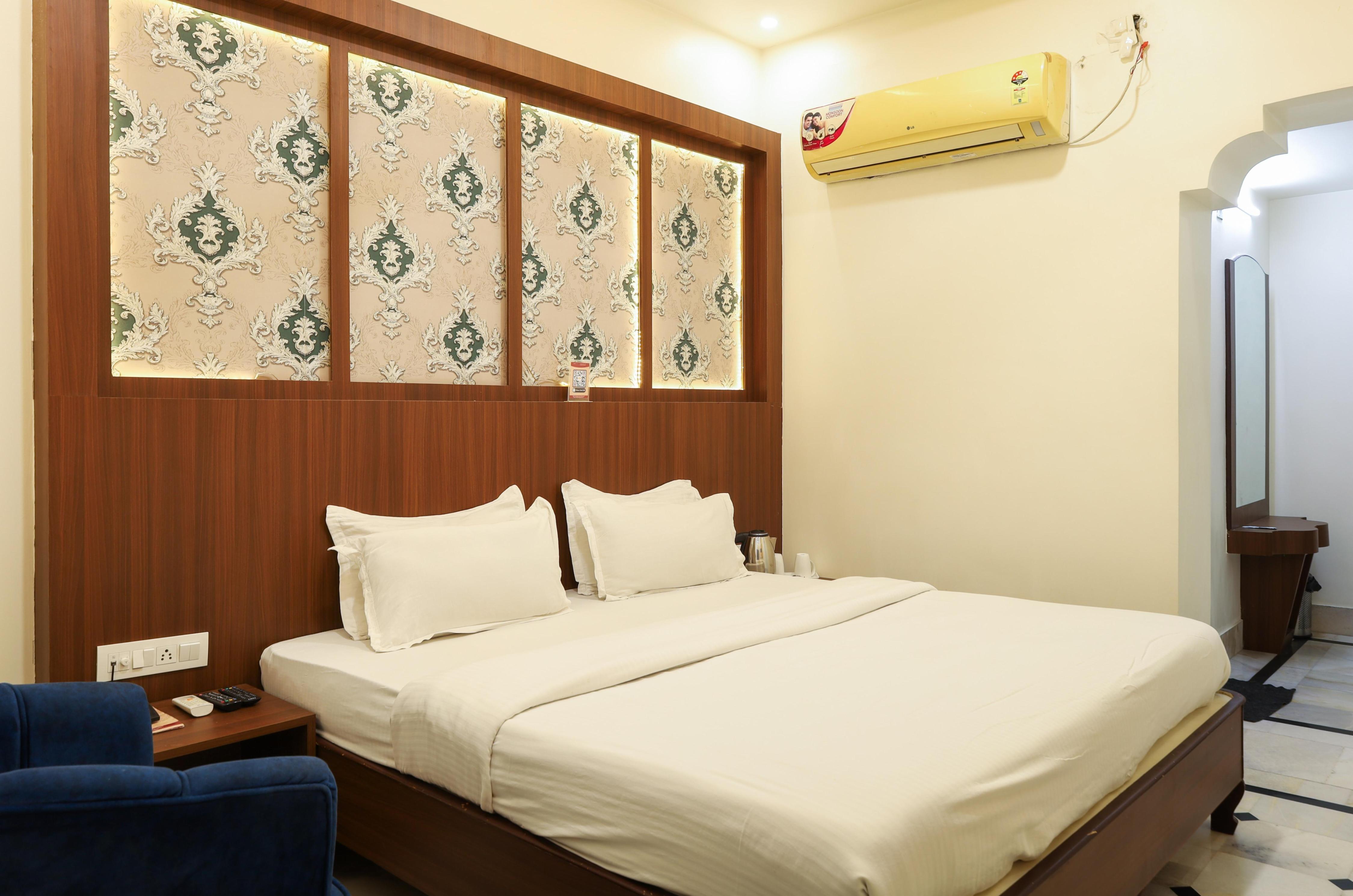 Hotel City Palace Room Type - Deluxe Room