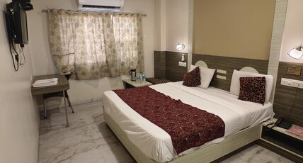 HOTEL NORTH STAR (Pure Veg.) Room Type - Super Deluxe AC Room