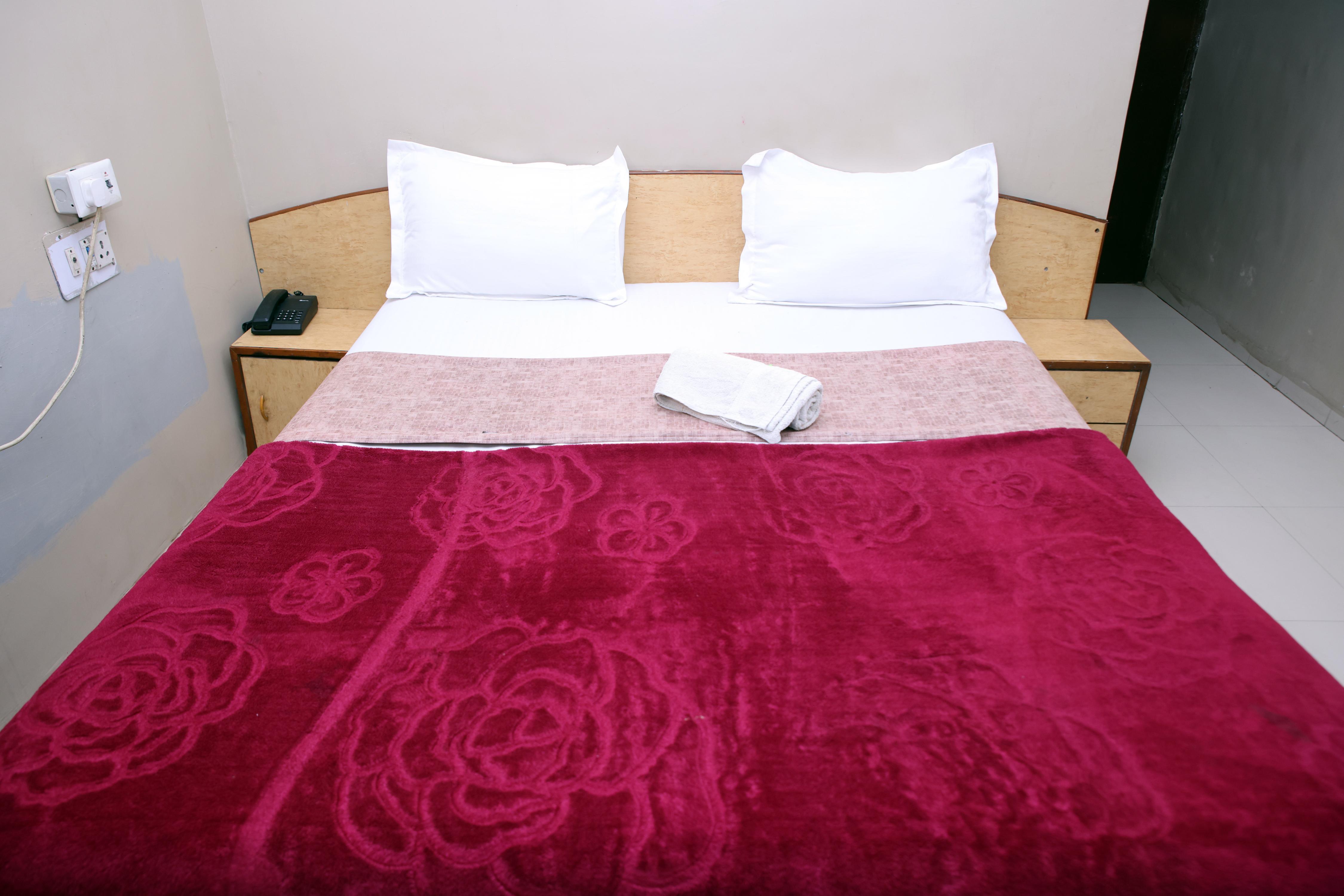 Hotel Siddhi Vinayak - Tap to explore photos