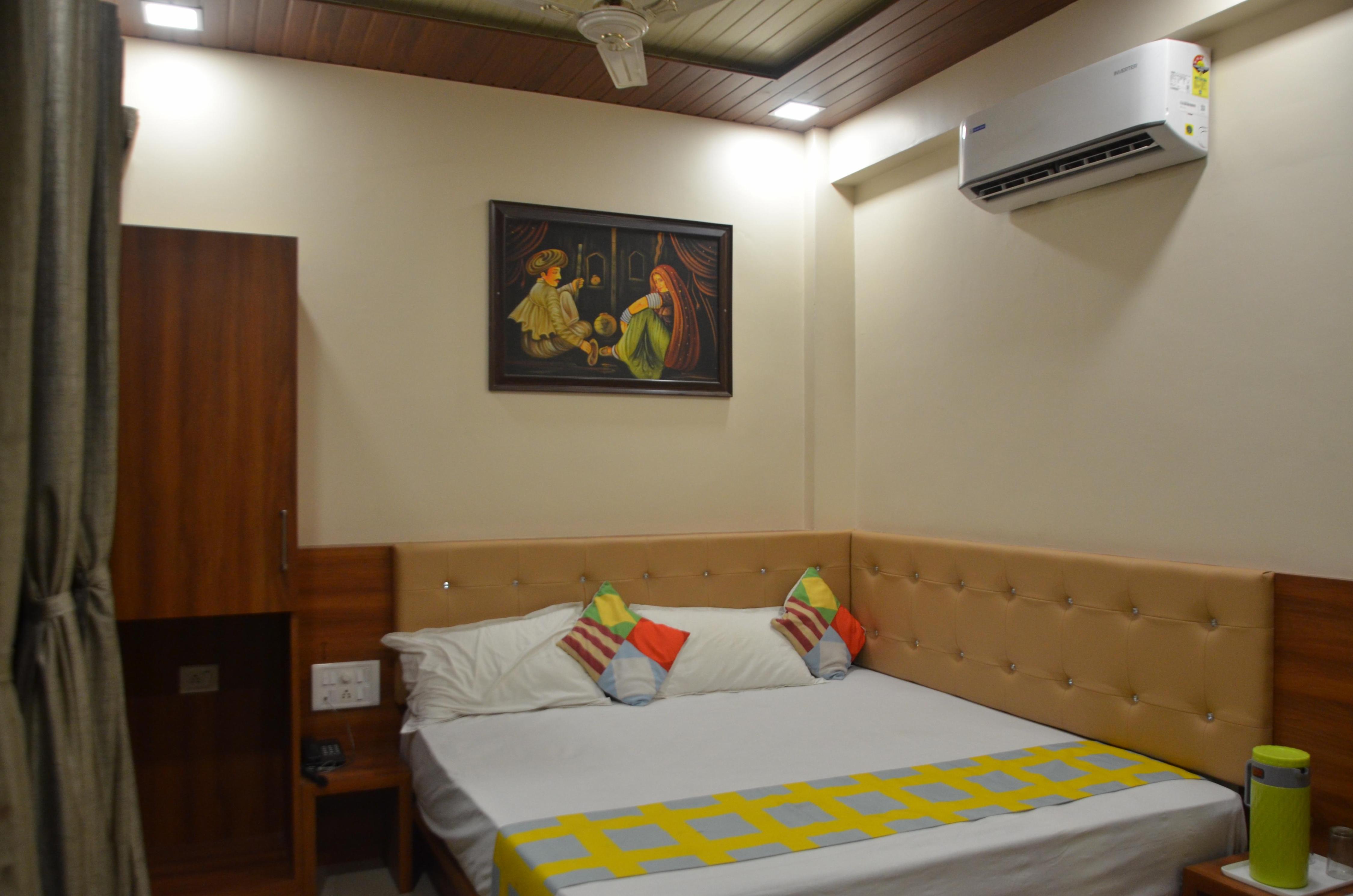 Simran Home Stay (Only Family & Couples) - Tap to explore photos