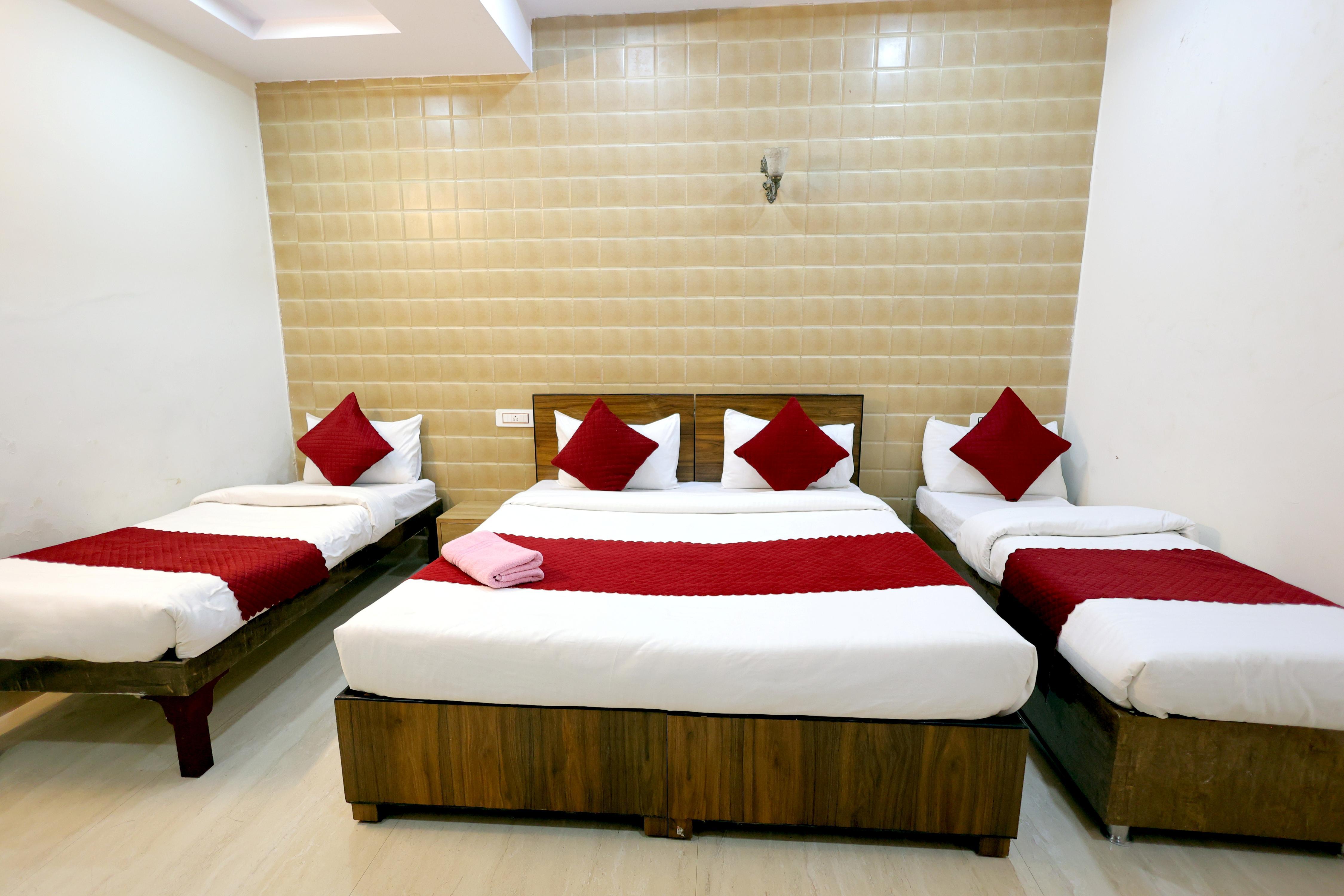 Basil Inn - Near Taj Mahal Room Type - Family Room (04) Bed Basil Inn - Near Taj Mahal Room Type - Family Room (04) Bed