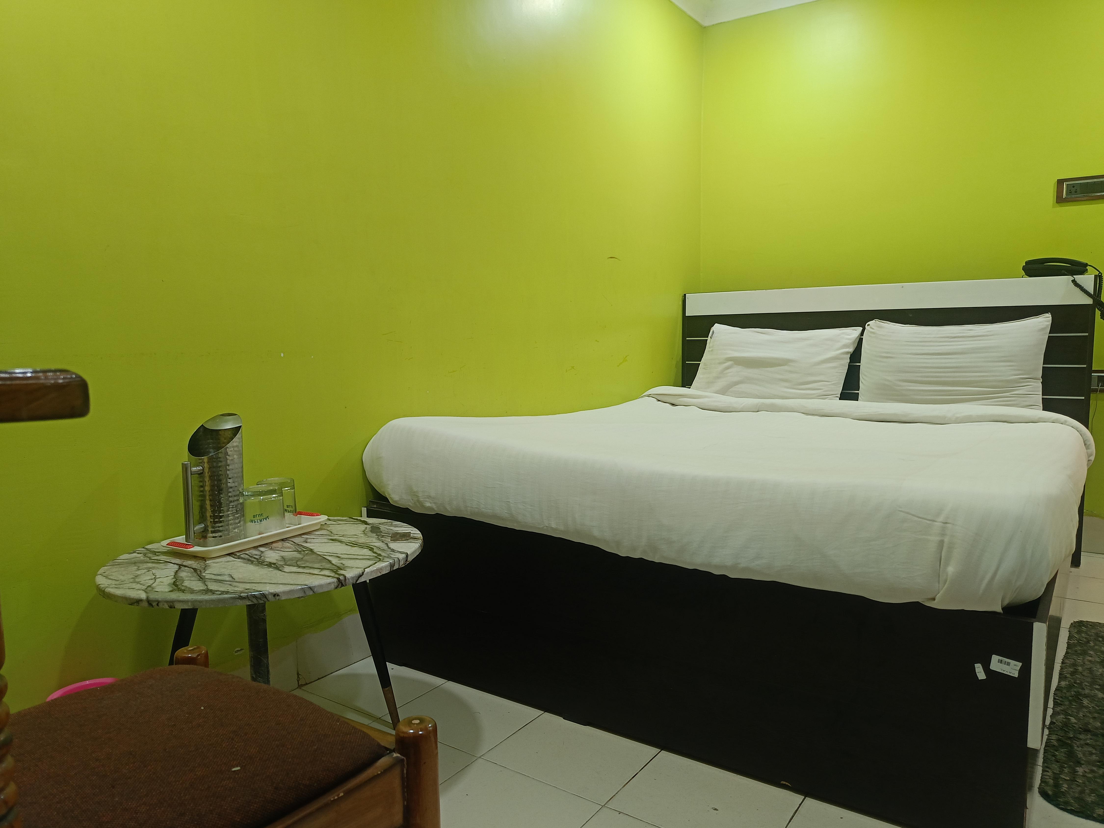 hotel geetanjali - Tap to explore photos