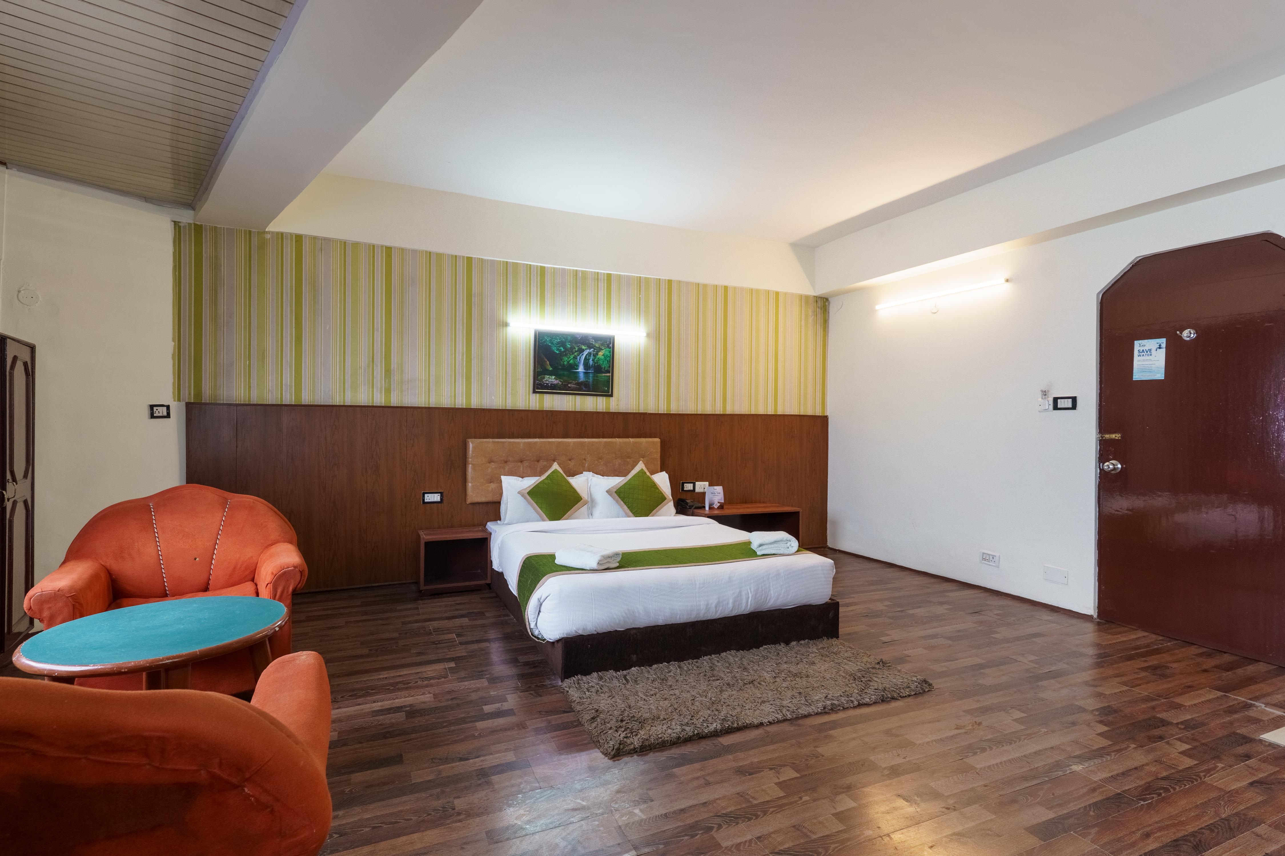 Hotel Yuma - Tap to explore photos