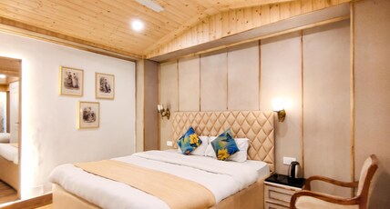 Hotel Prashant The Mall Room Type - Family Room with View and Private Balcony Hotel Prashant The Mall Room Type - Family Room with View and Private Balcony