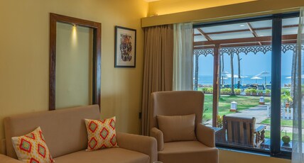 La Cabana Beach Resort & Spa Room Type - Sea Facing Villa with Jacuzzi