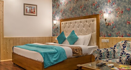 The Royal Regency Room Type - Super Deluxe Room with Bathtub & Private Balcony The Royal Regency Room Type - Super Deluxe Room with Bathtub & Private Balcony