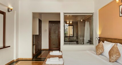 Hotel Sapphire By Fair Hospitality Room Type - Deluxe Room Hotel Sapphire By Fair Hospitality Room Type - Deluxe Room