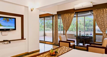 Hotel Sapphire By Fair Hospitality Room Type - Executive Room with Attached Balcony
