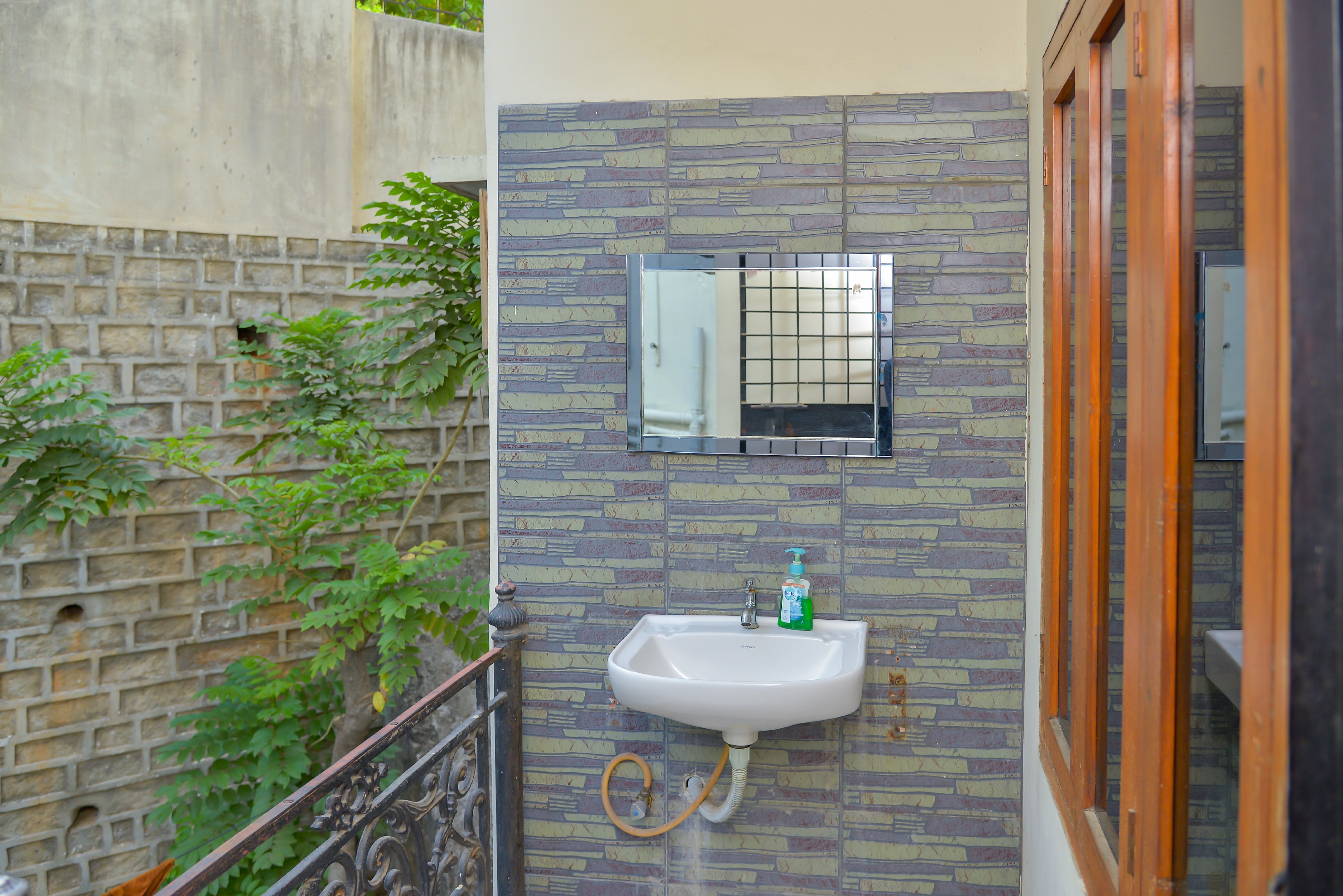 Maven Suites - Tap to explore photos