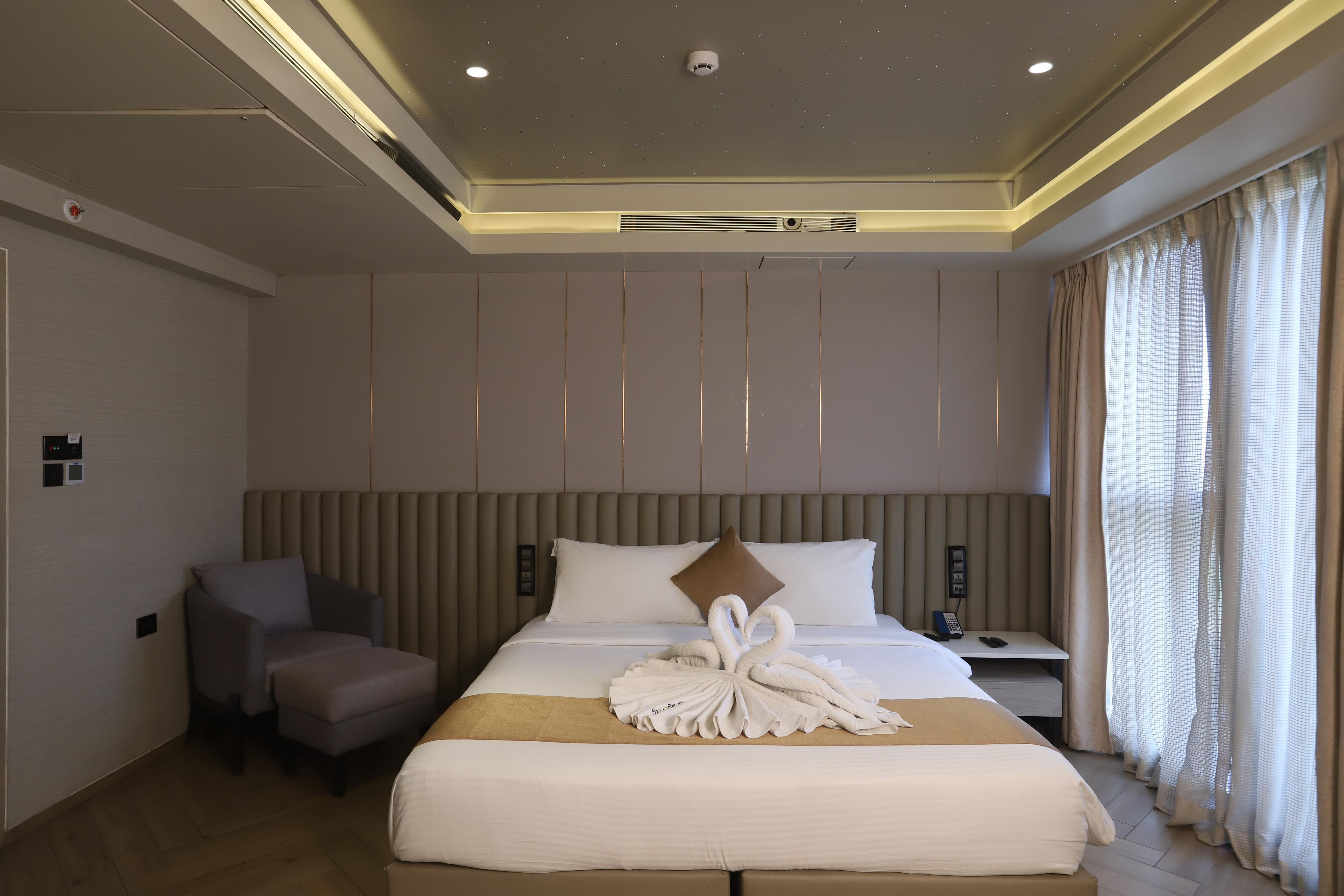 Dragonfly Hotel - The Art Hotel Room Type - Premium Room with Grand Bathtub