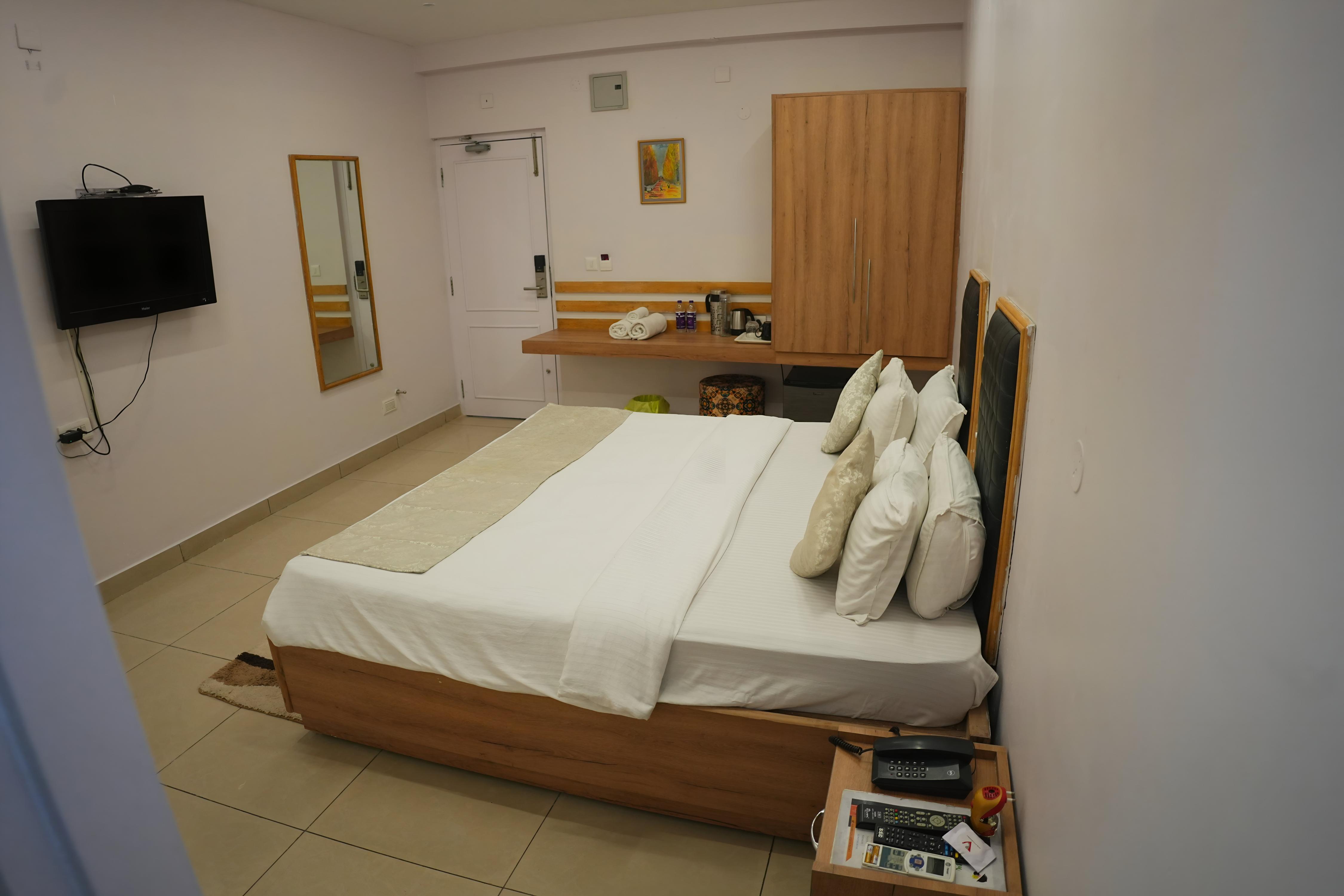 HOTEL VYTLA RESIDENCY - Tap to explore photos