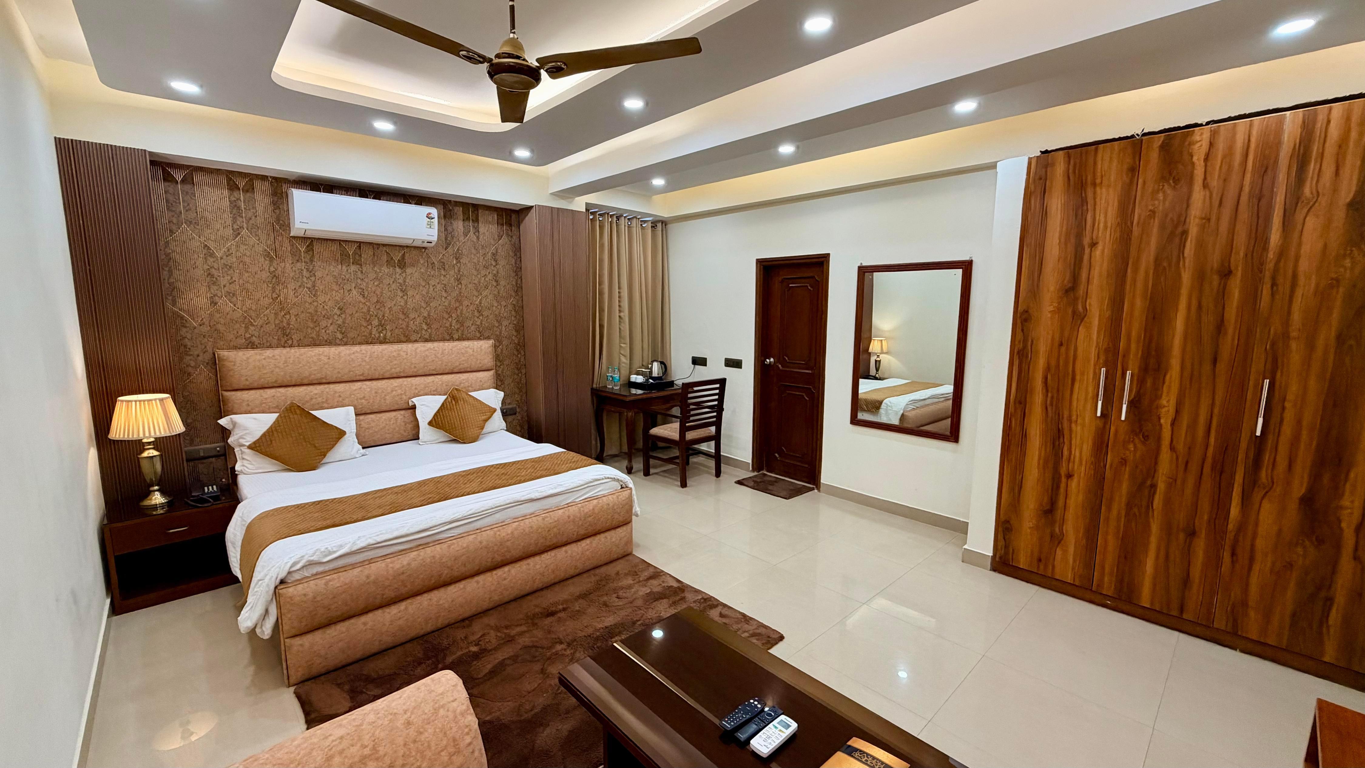 Kashish Residency & Banquet