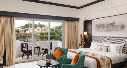 Rajdarshan - A Lake View Hotel Room Type - Superior Lake View Room with Balcony