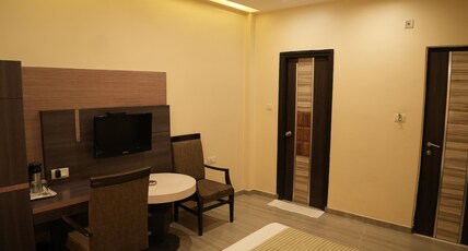 Hotel Sundaram Room Type - Super Deluxe Room Hotel Sundaram Room Type - Super Deluxe Room
