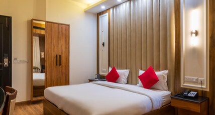 Grand FFOUR near Nehru Place Room Type - Standard Room
