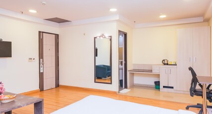 Hyphen Business Hotel Room Type - Executive Room