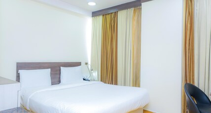 Hyphen Business Hotel Room Type - Deluxe Room