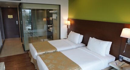 Ramee Grand Hotel and Spa Room Type - Club Room with Bathtub