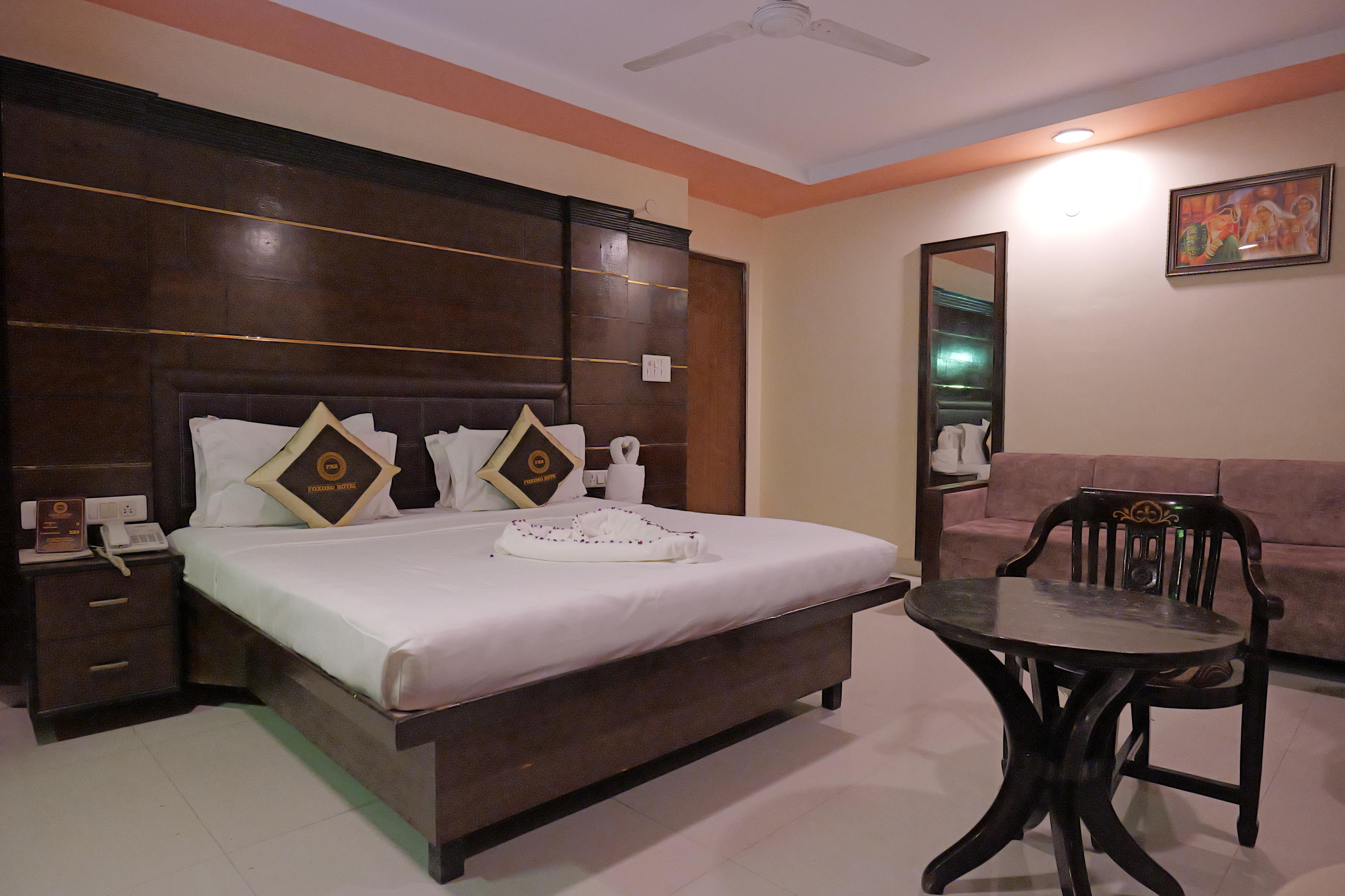 Foxoso Taj View Agra Room Type - Deluxe Room