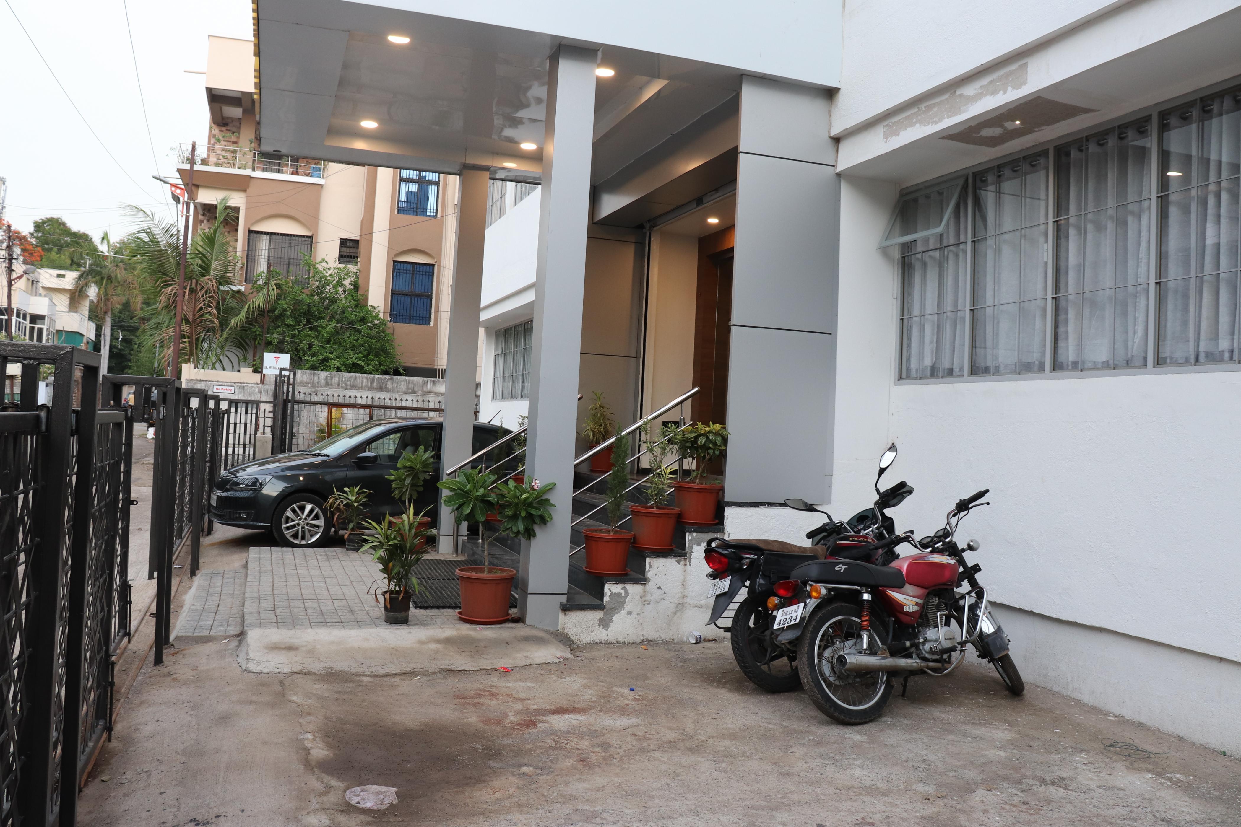 Hotel New Samrat - Tap to explore photos