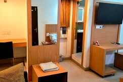 Rooms of Hotel Crown Plaza 