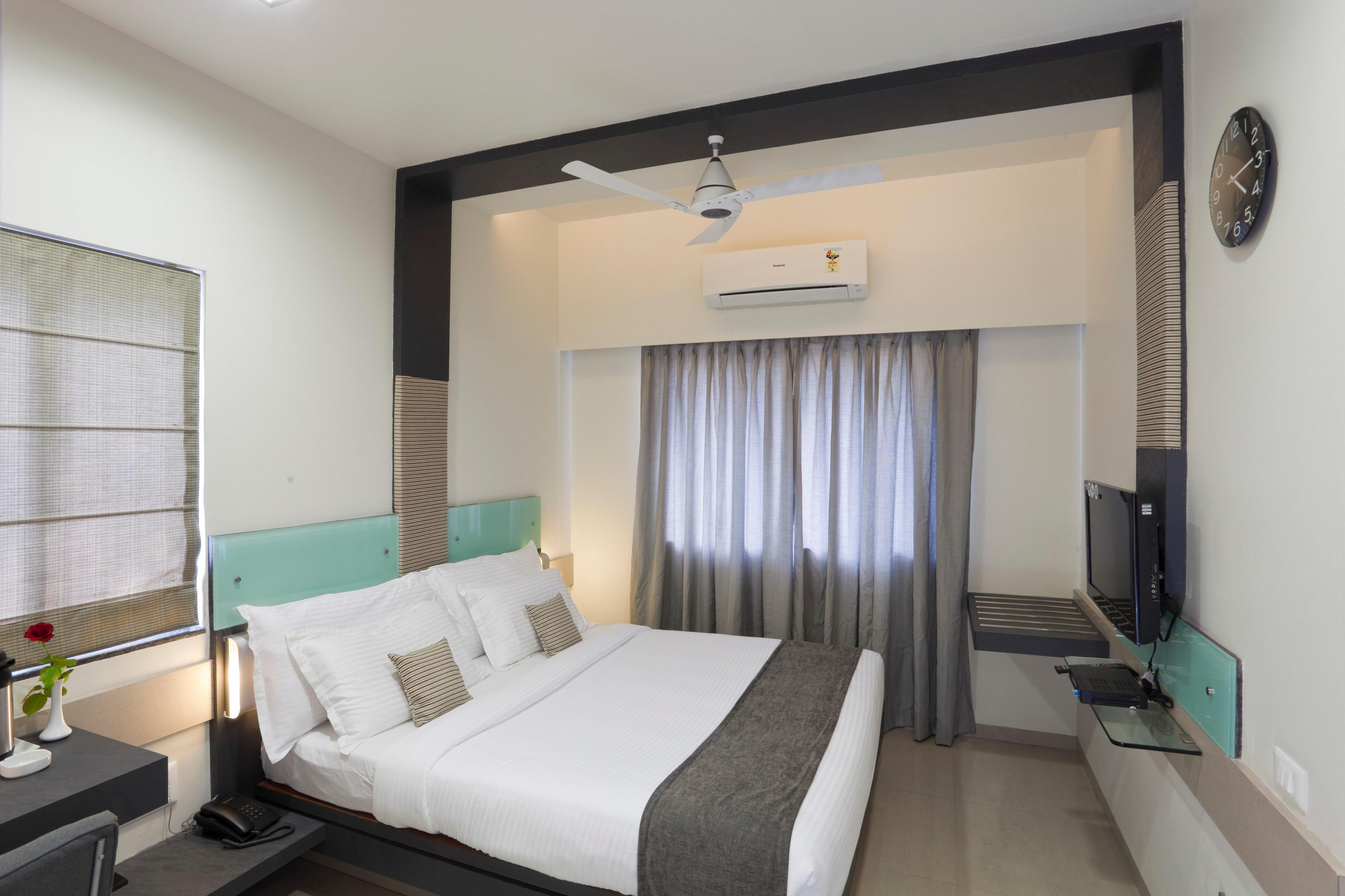 Skylark Business Hotel - Tap to explore photos