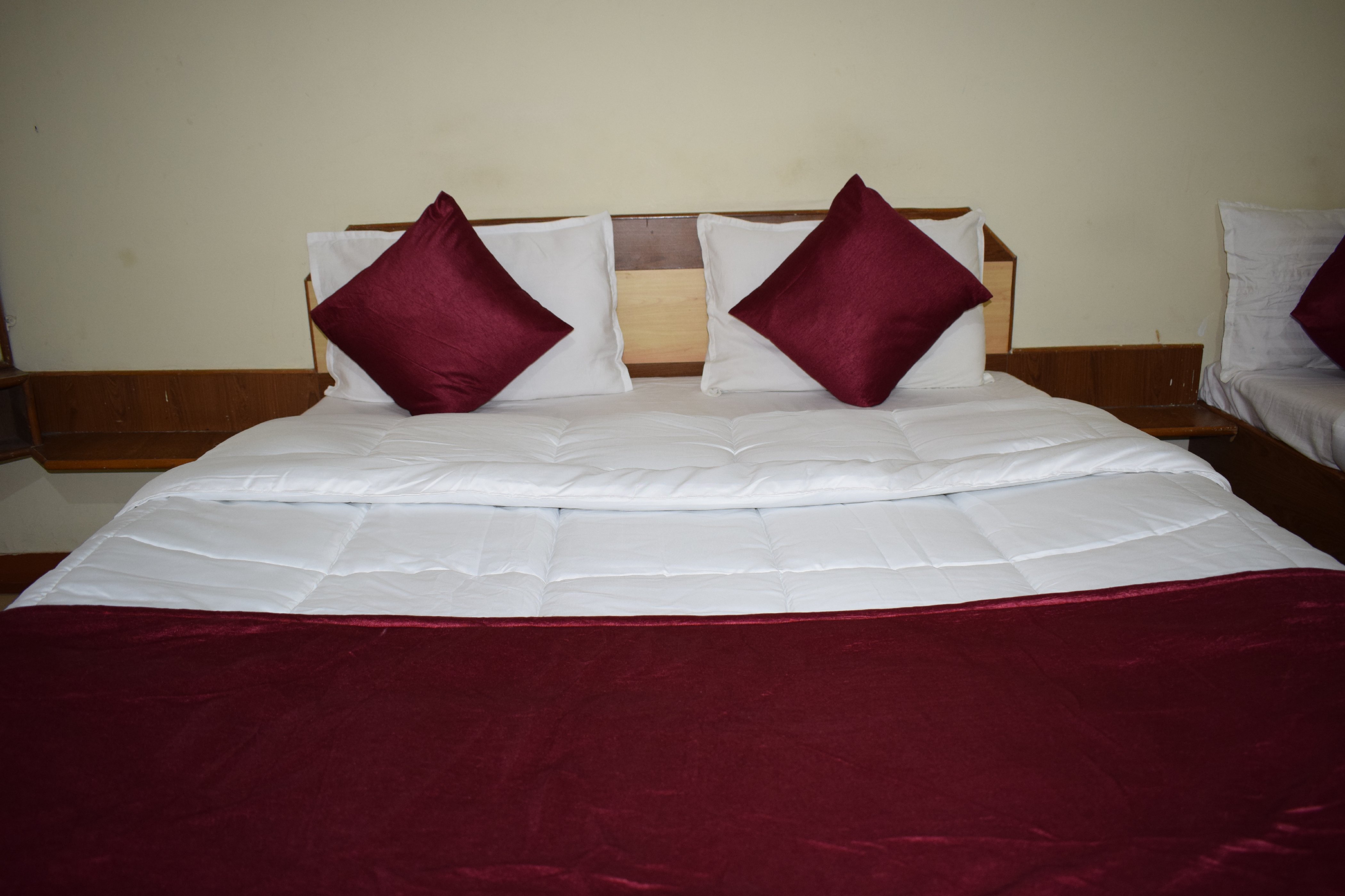 Manas Cottage | Rooms & Caretaker - Tap to explore photos