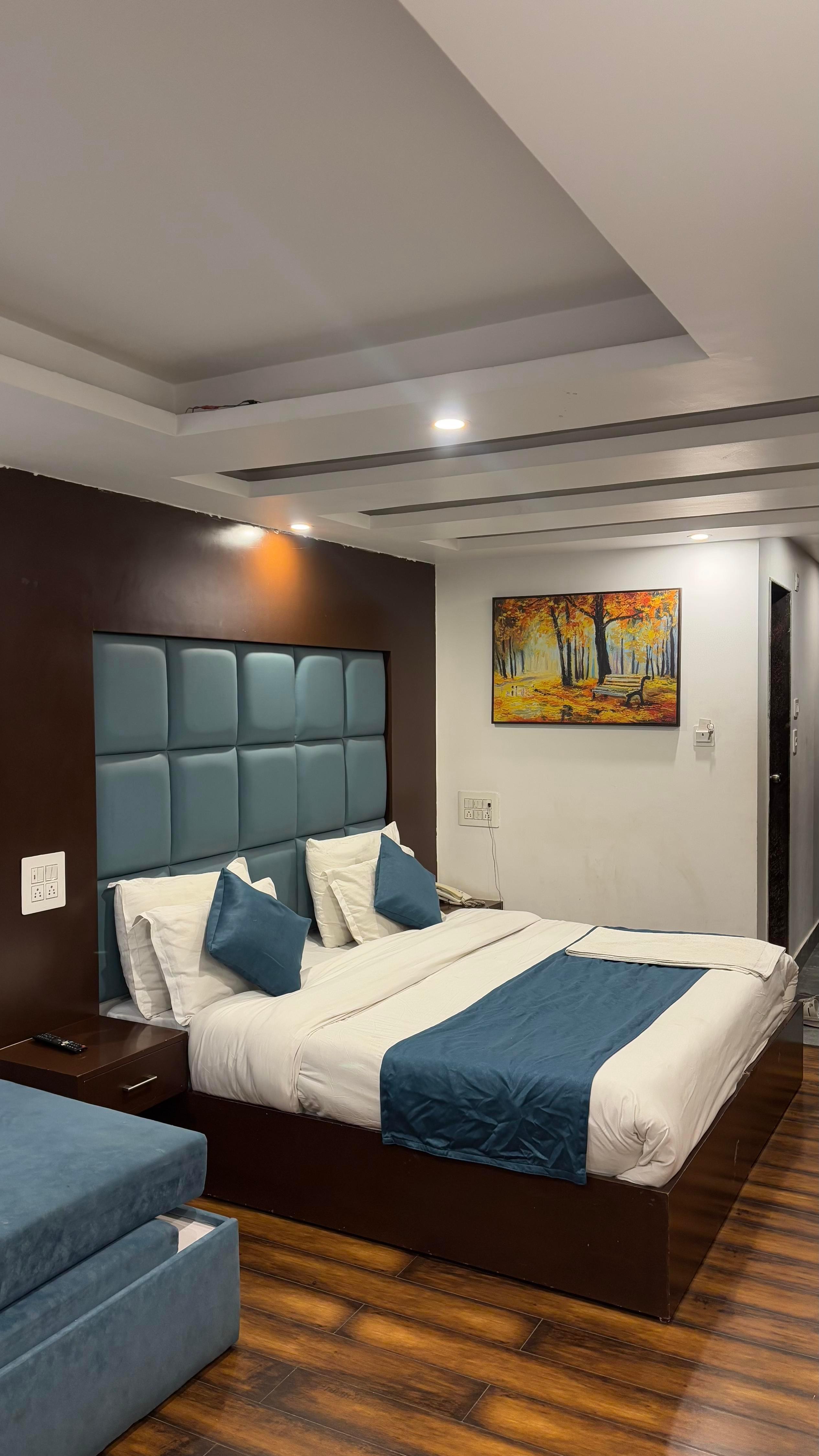 Hotel Fifth Season Pahalgam - Tap to explore photos