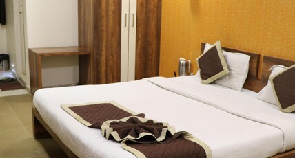 Hotel Platinum Junagadh Room Type - Deluxe AC Room