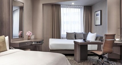 M Hotel Singapore City Centre Room Type - Deluxe Triple with one Queen Bed