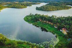 Karapuzha Village Resort