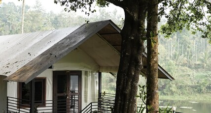 Karapuzha Village Resort Room Type - Waterfront Premium Tent