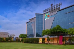 Wingston A TreeHouse Hotel, Mathura