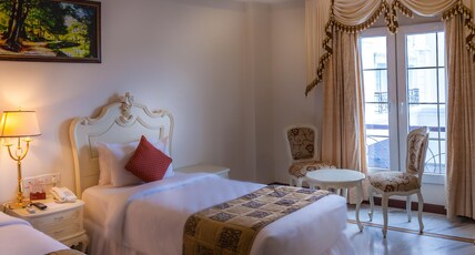 Le Royal Park Room Type - Executive Suite Room | Living Room