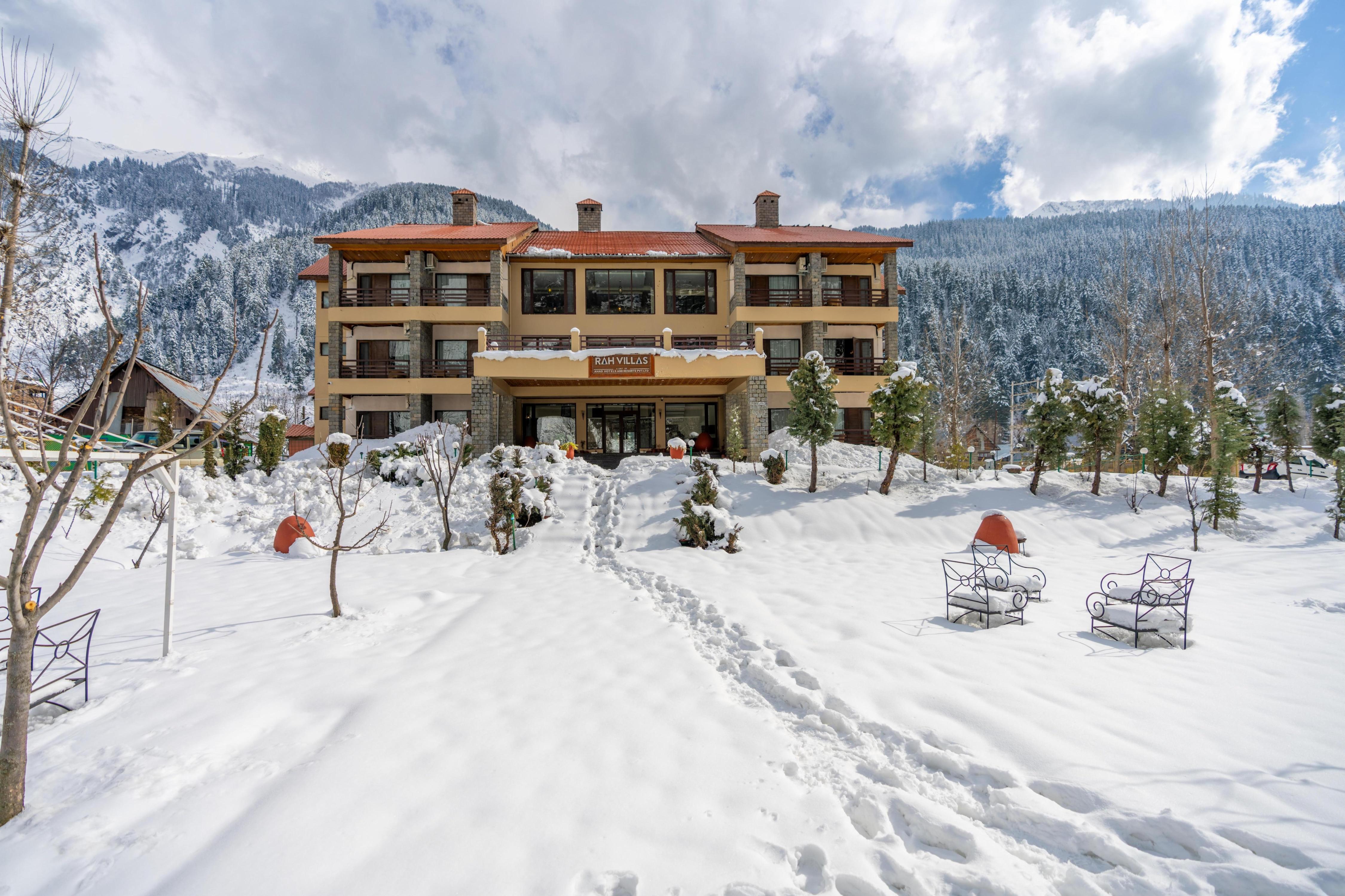 Heevan Villas Sonamarg - River Front Luxury
