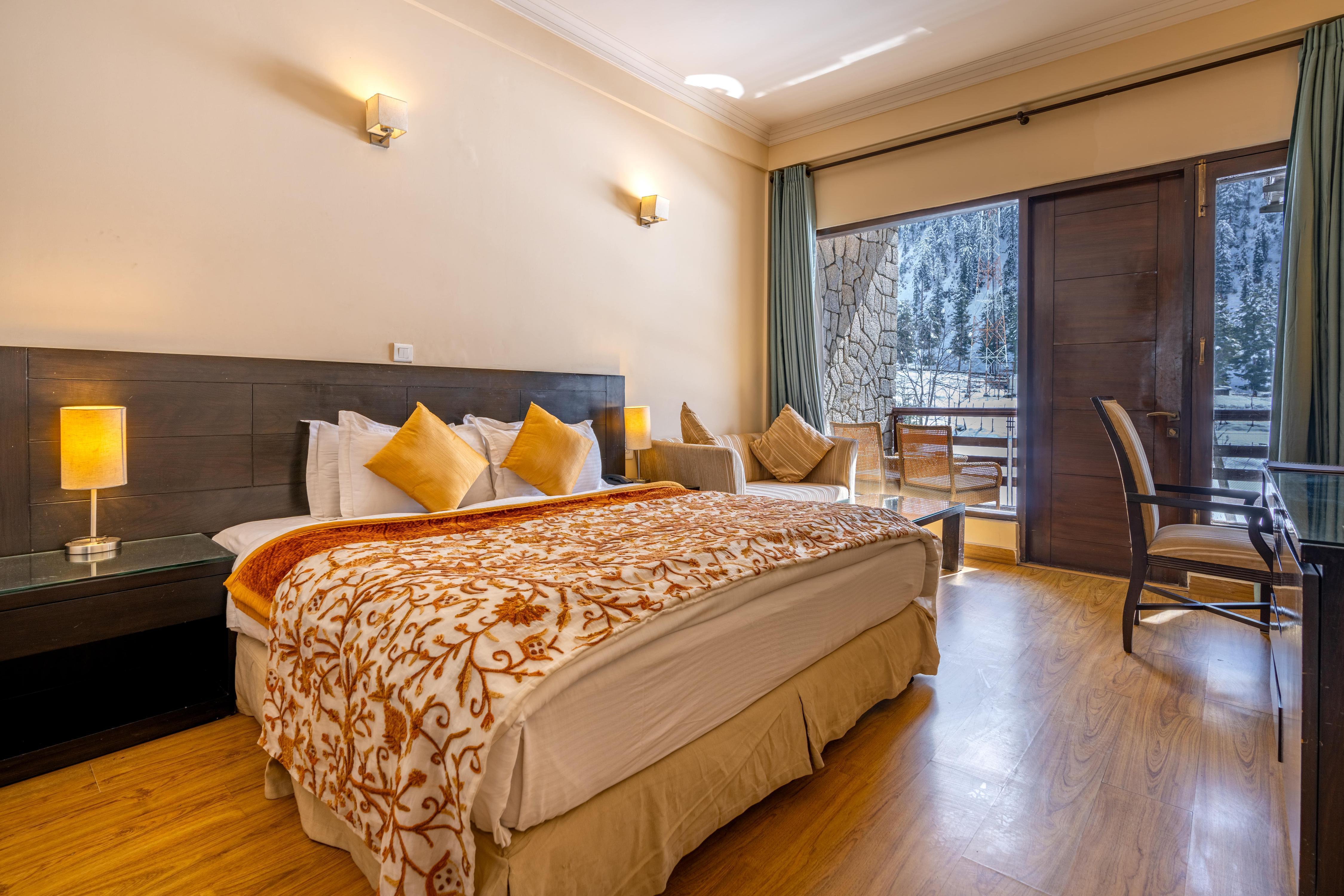 Heevan Villas Sonamarg - River Front Luxury - Tap to explore photos