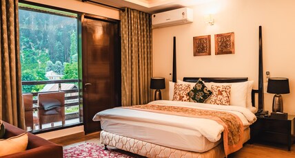 Heevan Villas Sonamarg - River Front Luxury Room Type - Deluxe Room With Private balcony