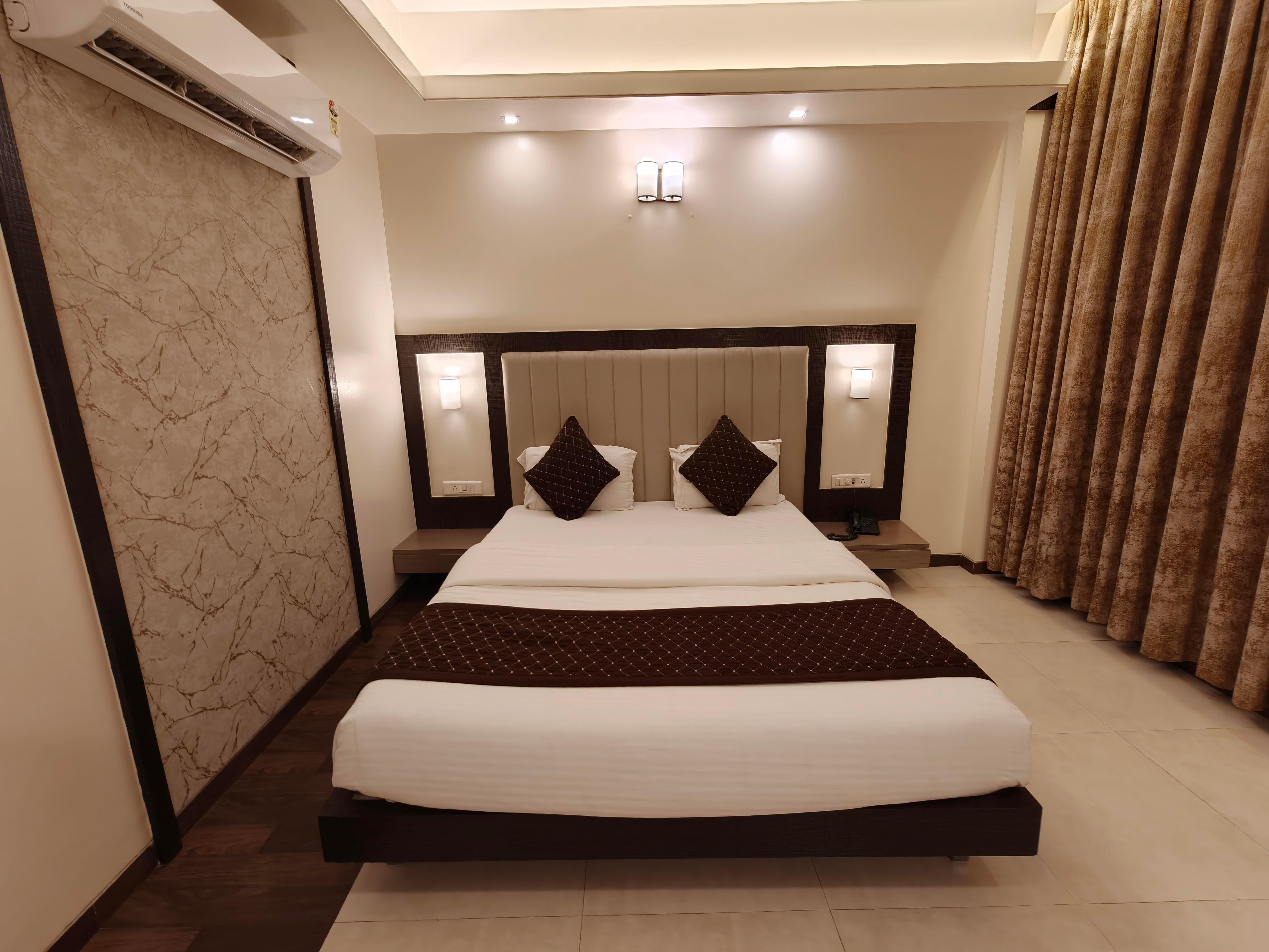Hotel Udayanraje Palace - Tap to explore photos