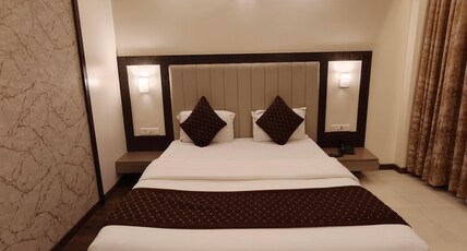 Hotel Udayanraje Palace Room Type - Deluxe King Bed Room Hotel Udayanraje Palace Room Type - Deluxe King Bed Room