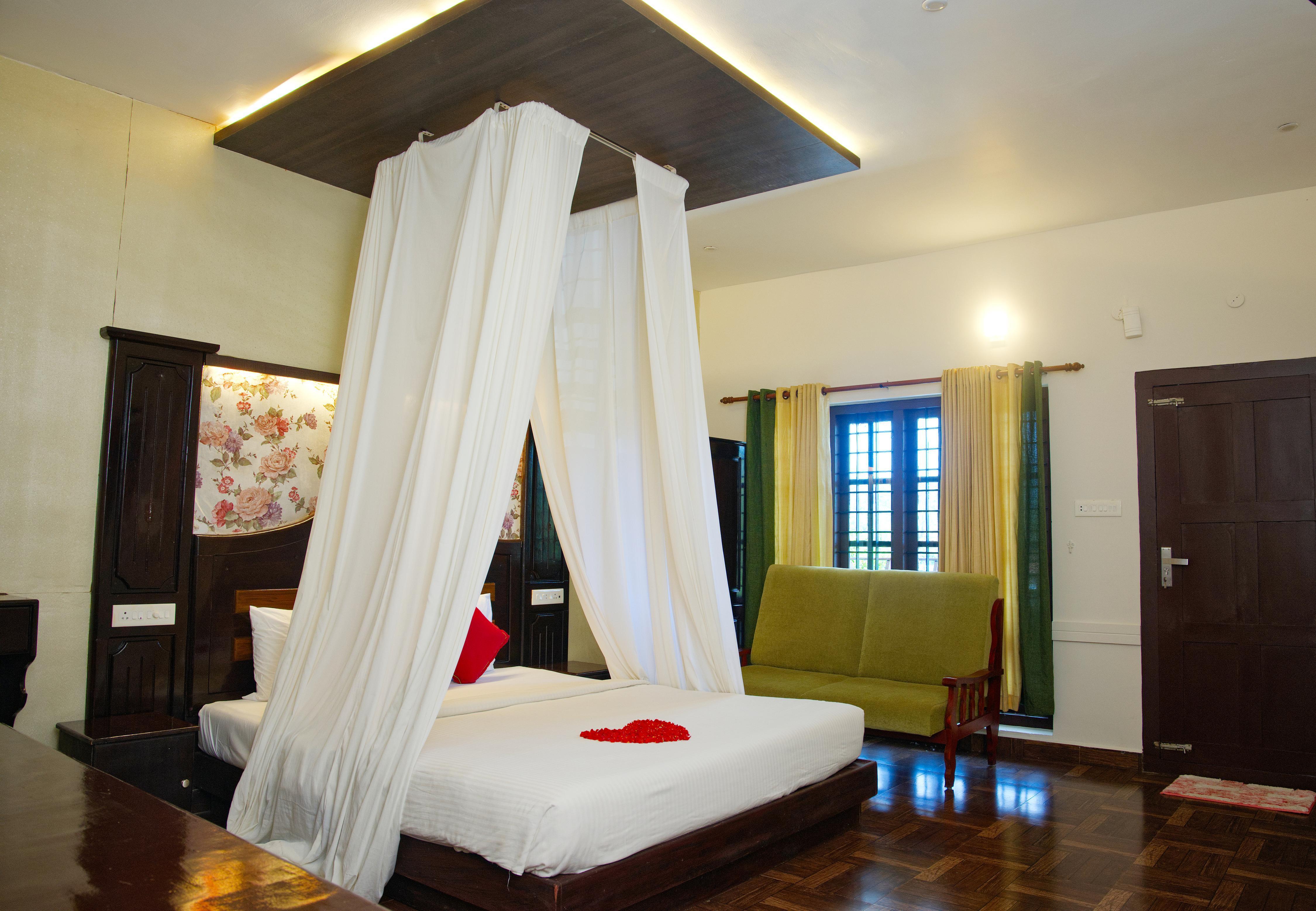 Periyar Nest Resort - Tap to explore photos