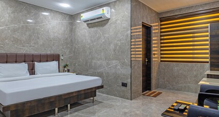 Hotel Singh Palace Room Type - Super Deluxe room Hotel Singh Palace Room Type - Super Deluxe room