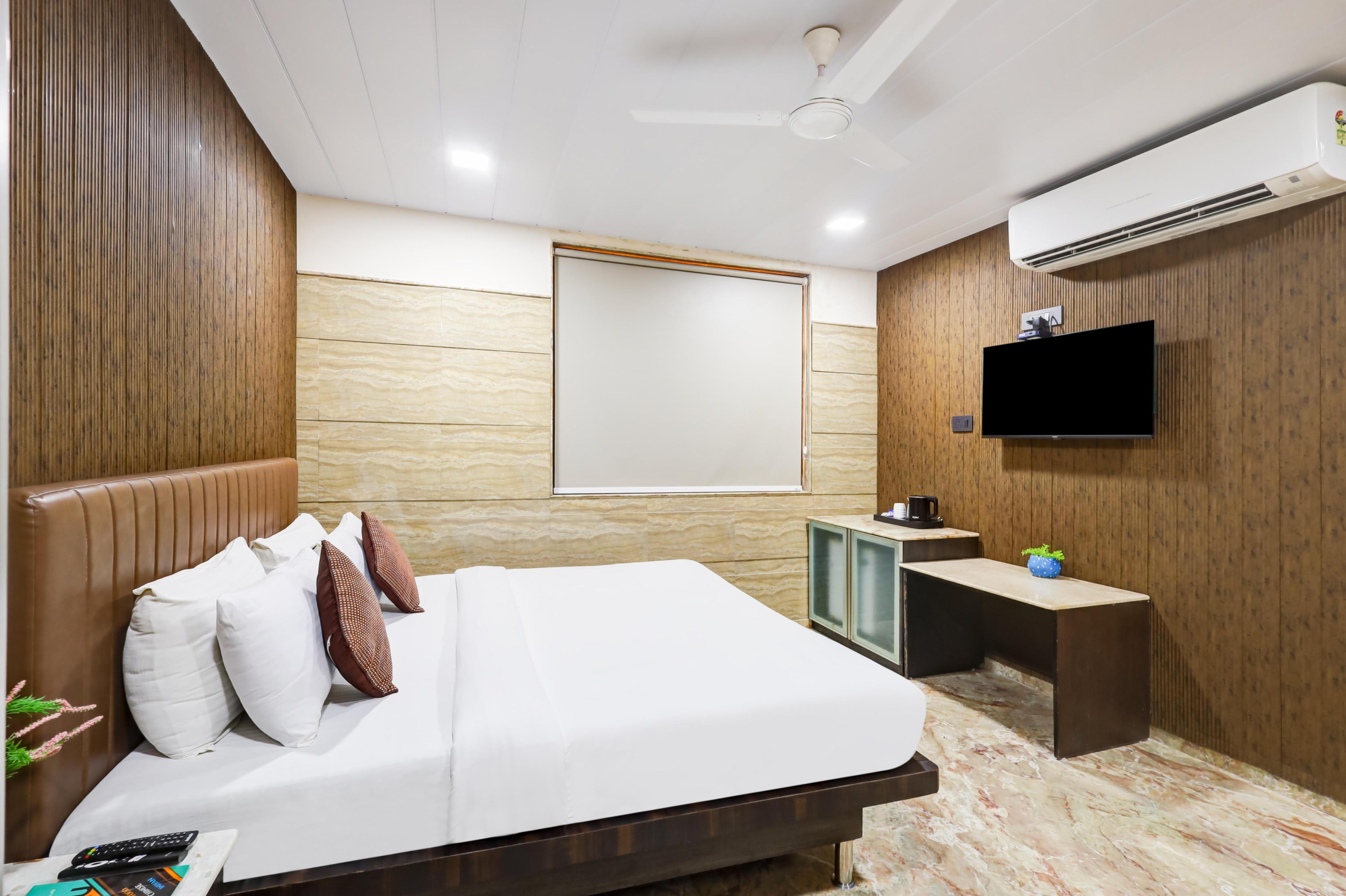 Hotel Singh Palace Room Type - Deluxe Room