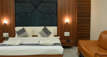 Hotel Seven sky Clarks Exotica Room Type - Executive room with King Bed