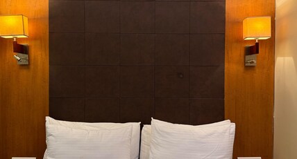 Hotel Brijwasi Lands Inn Room Type - Luxury Room