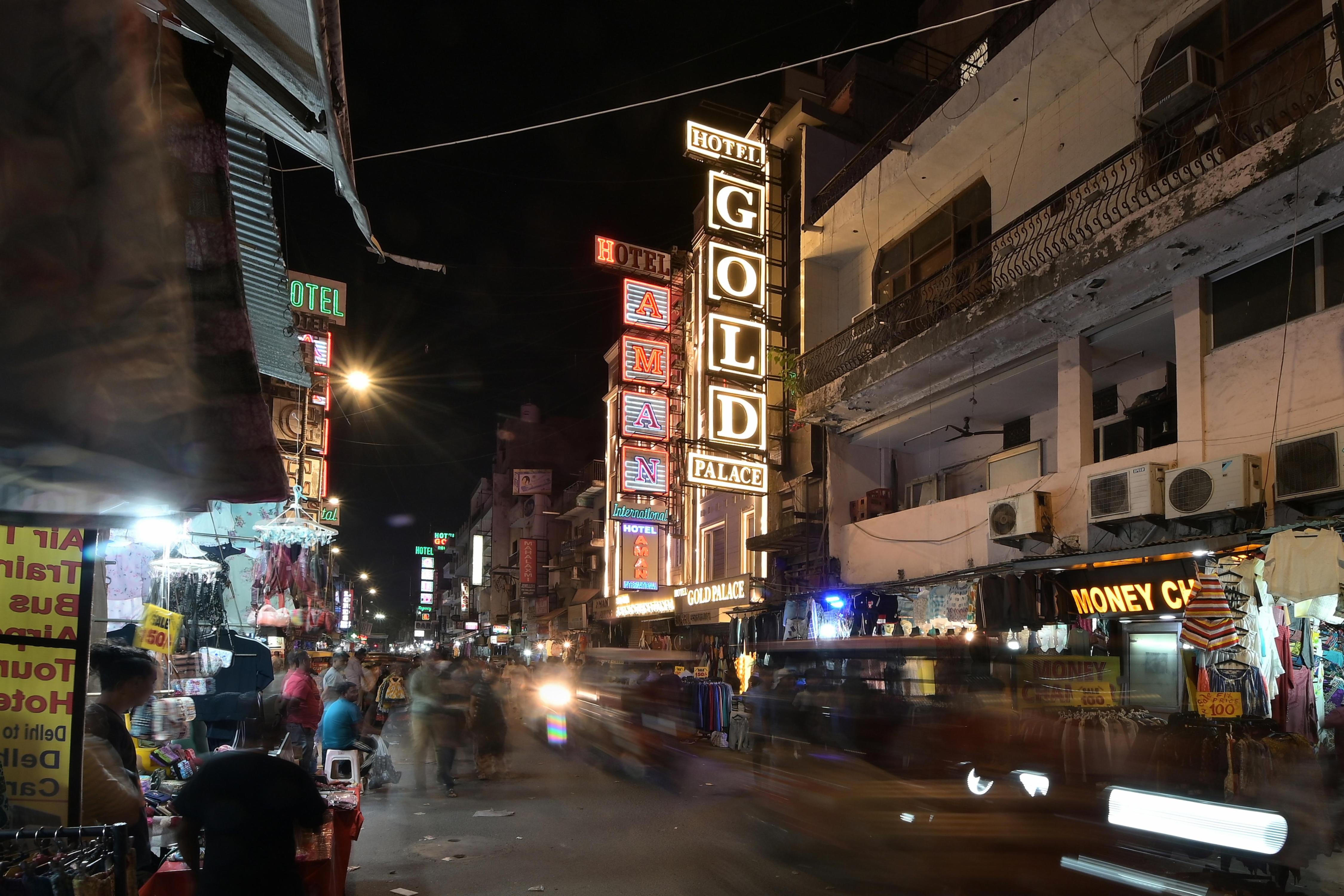 Hotel Gold Palace@3mins Walk From NDLS Rail Stn - Tap to explore photos