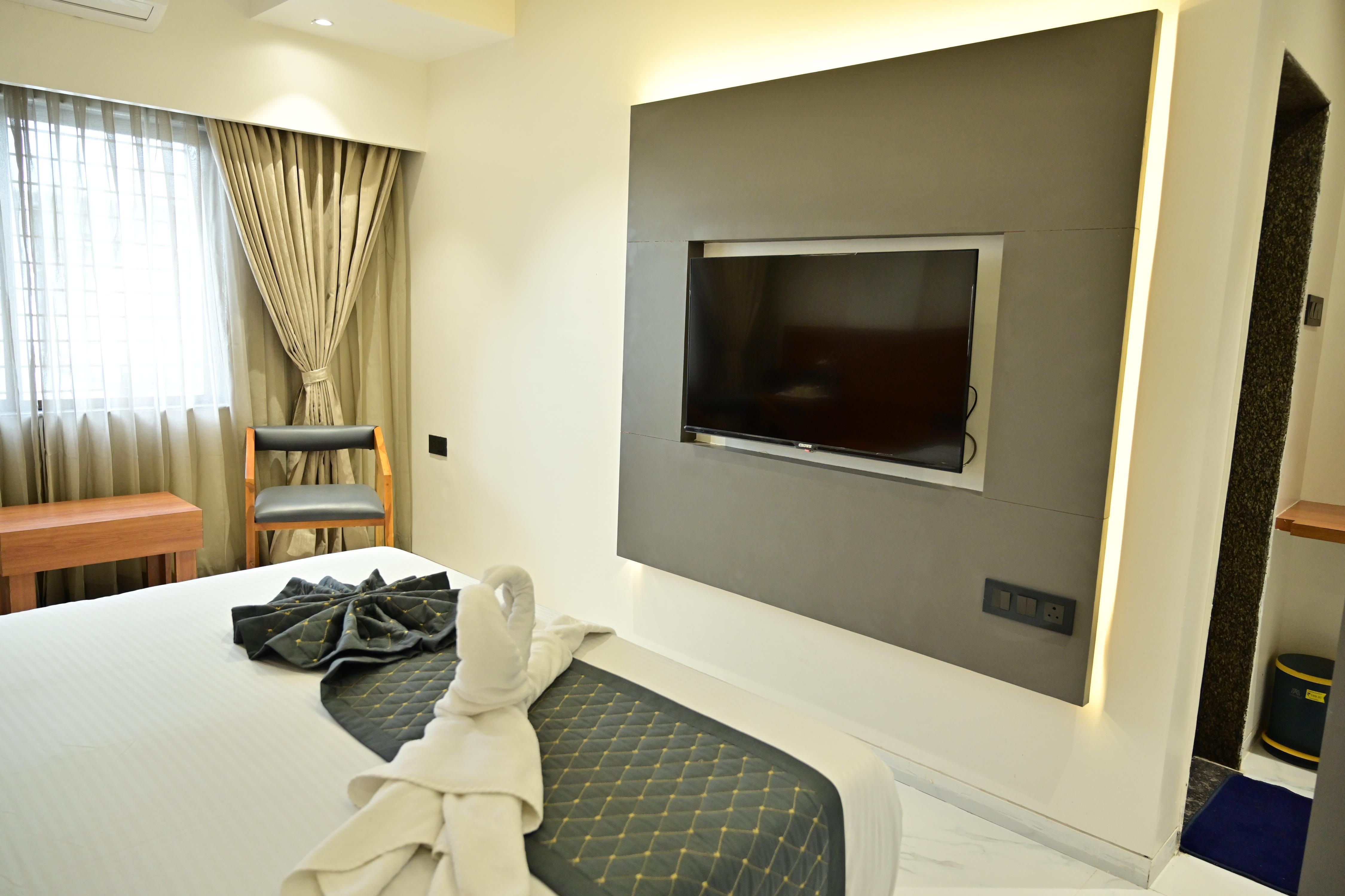 Hotel Sai Kamal - Tap to explore photos