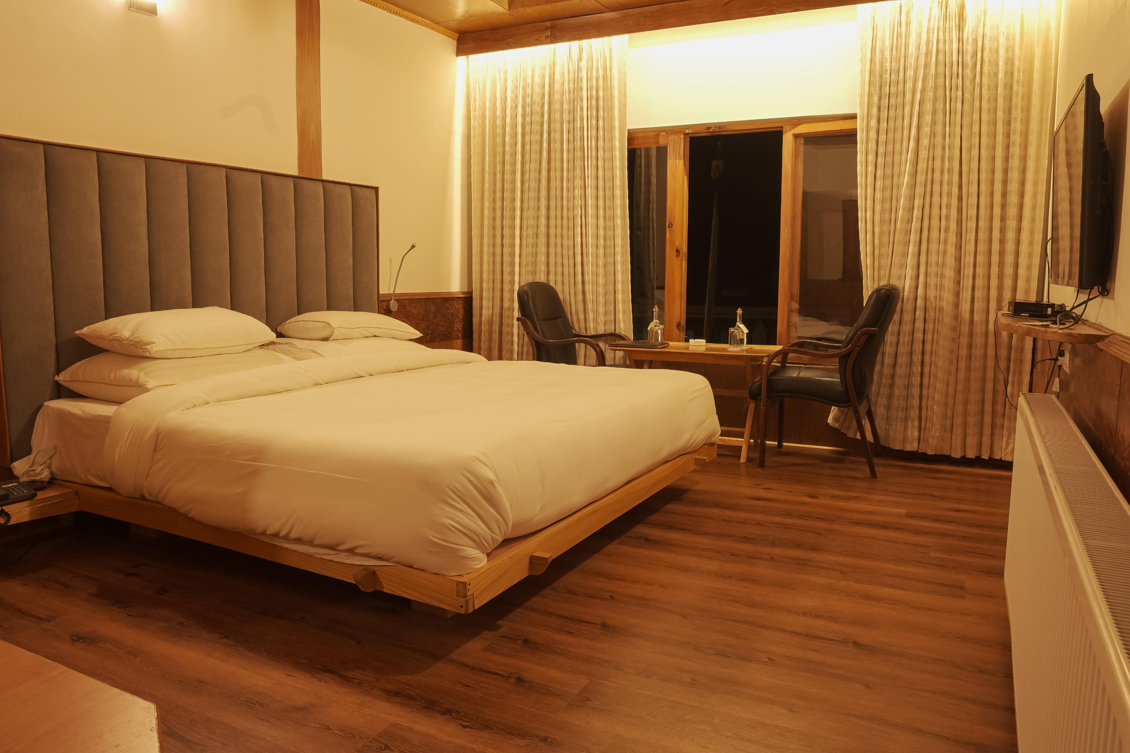 Hotel Cho Palace Room Type - Deluxe Room