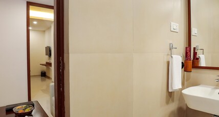 Sathyam Oasis Room Type - superior room